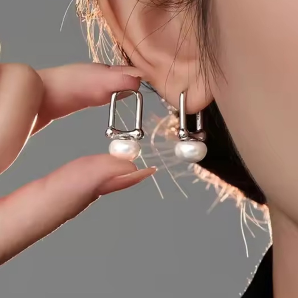 Silver Chain Link Oval Pearl Earrings Brand New